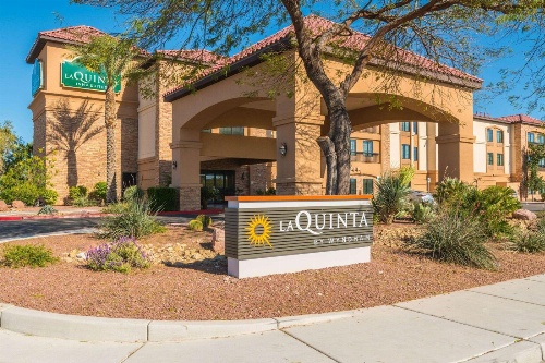 La Quinta Inn & Suites by Wyndham Las Vegas Airport South image 3