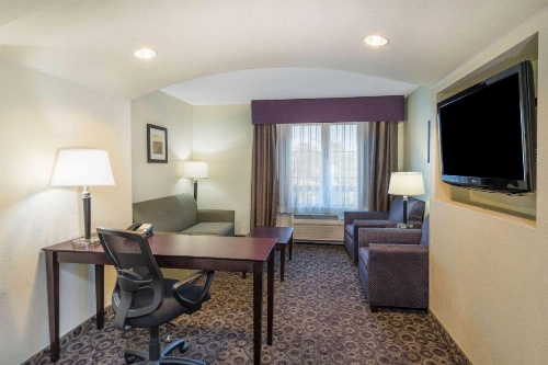 La Quinta Inn & Suites by Wyndham Las Vegas Airport South image 33
