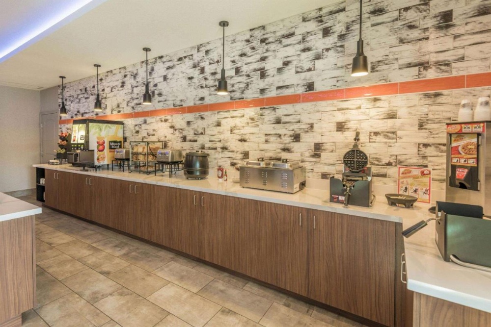 La Quinta Inn & Suites by Wyndham Las Vegas Airport South Image 34