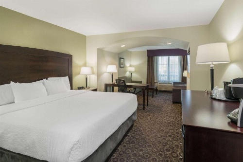 La Quinta Inn & Suites by Wyndham Las Vegas Airport South image 36