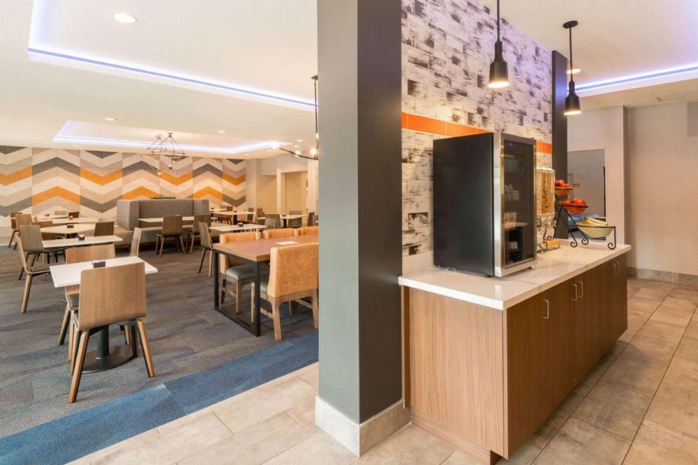 La Quinta Inn & Suites by Wyndham Las Vegas Airport South Image 7